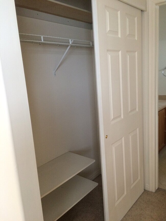 Building Photo - Beautiful 3 bedroom townhome in West Jordan!!