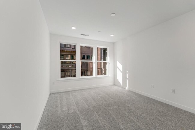 Building Photo - 21731 Dovekie Ter