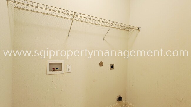 Building Photo - 333 Cedar Crk Dr