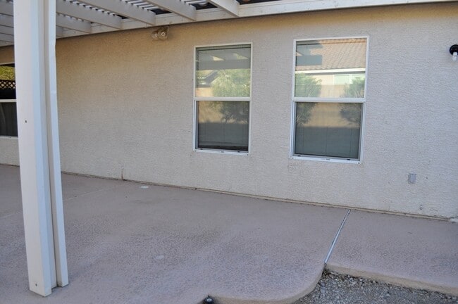Building Photo - 452 Groft Way