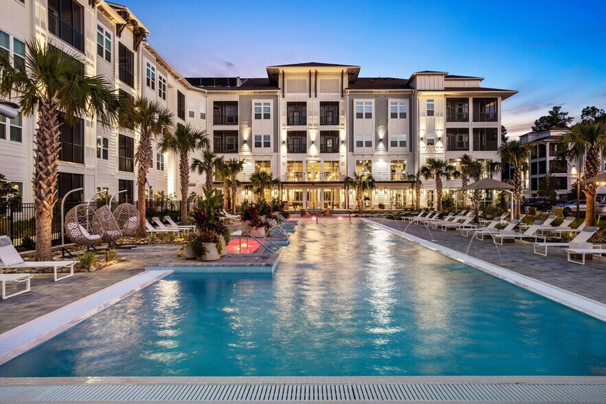 Building Photo - 3700 Ingleside Blvd