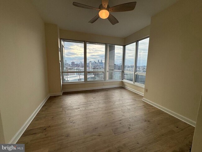 Building Photo - 901 N Penn St