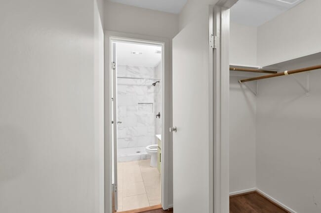 Building Photo - 21 Gambrel Oak Pl