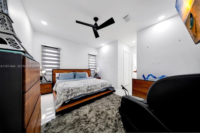 Building Photo - 1550 SW 89th Ct