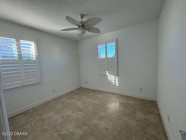 Building Photo - 414 Parrot Ln