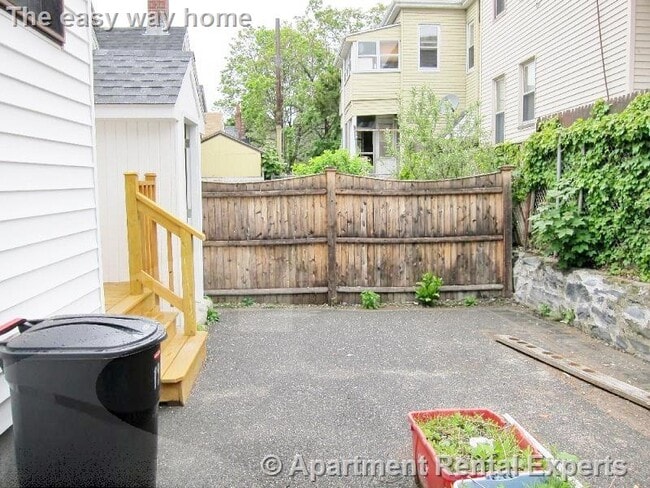 Building Photo - 19 Wesley St