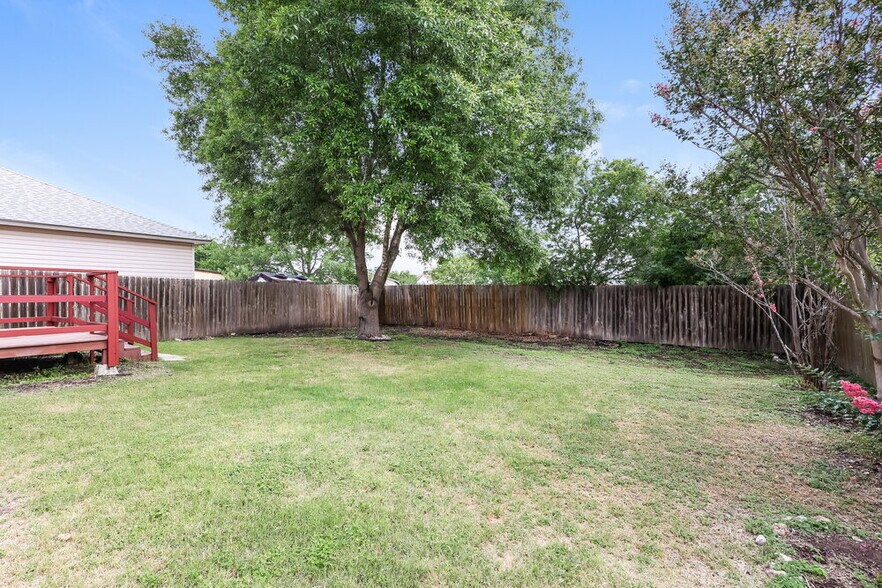 Building Photo - 8151 Cheryl Meadow Dr