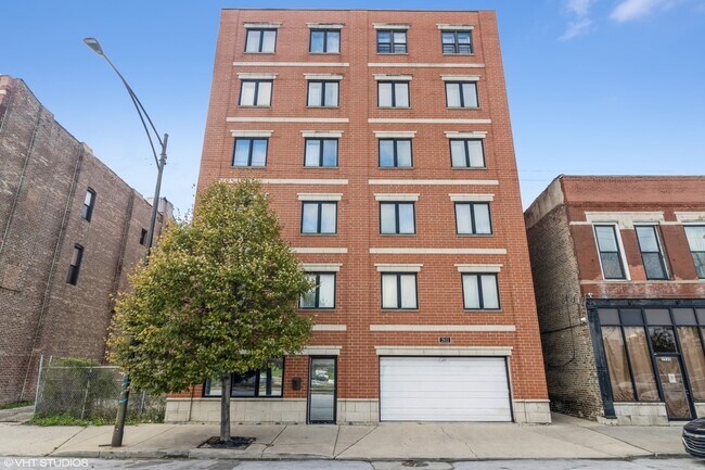 Primary Photo - 2932 S Wentworth Ave