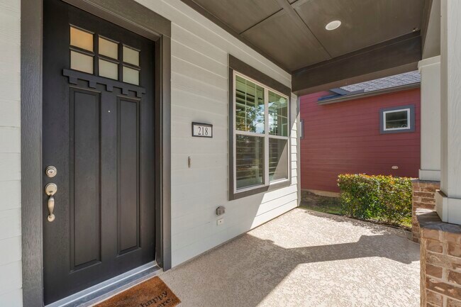 Building Photo - 218 Thistle Dr