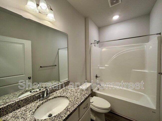 Building Photo - 1101 Clareton Dr