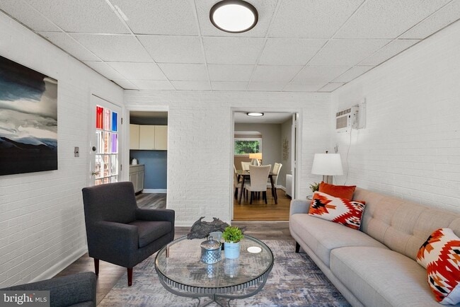 Building Photo - 2107 Brighton Rd