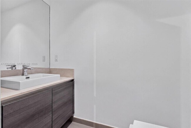 Building Photo - 1080 Brickell Ave