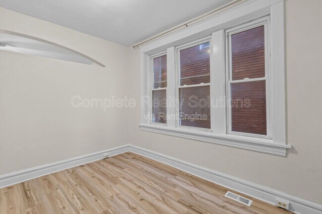 Building Photo - 4301 S 38th St