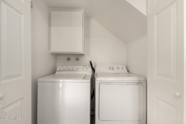 Building Photo - 4715 S Mill Ave