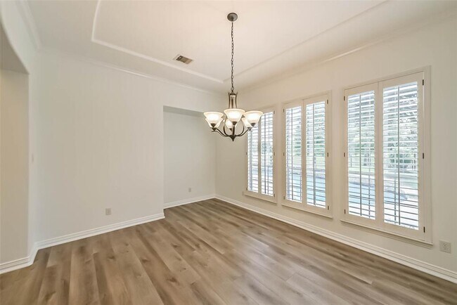 Building Photo - 1202 Maroon Ln