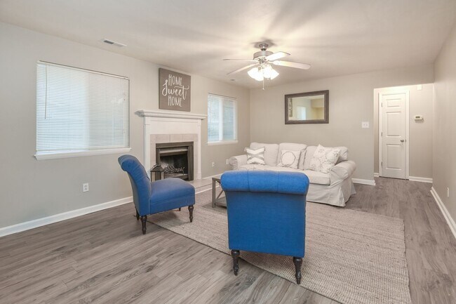 Building Photo - 1423 Goldfinch Ln