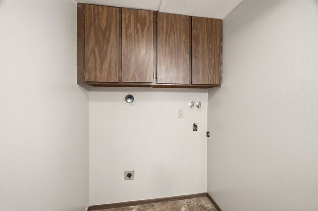 Building Photo - 2705 N Robie Ct
