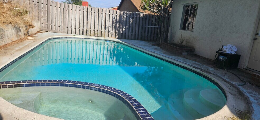 Pool - 1827 Sonoma Ln