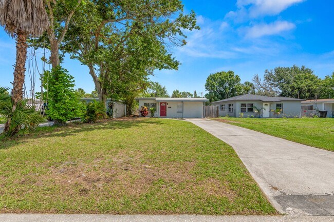Building Photo - Modern 2BR/1BA Home with Spacious Fenced Yard