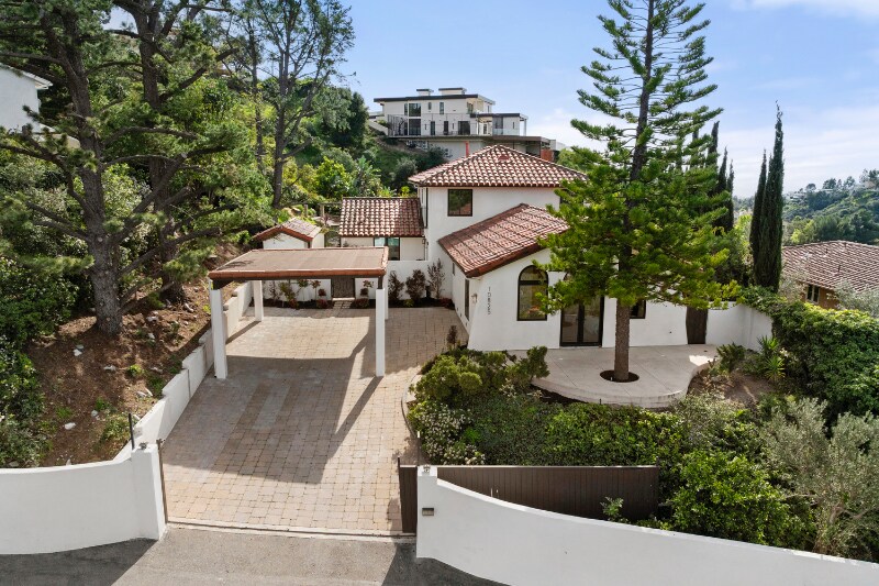 Building Photo - 10825 Savona Rd