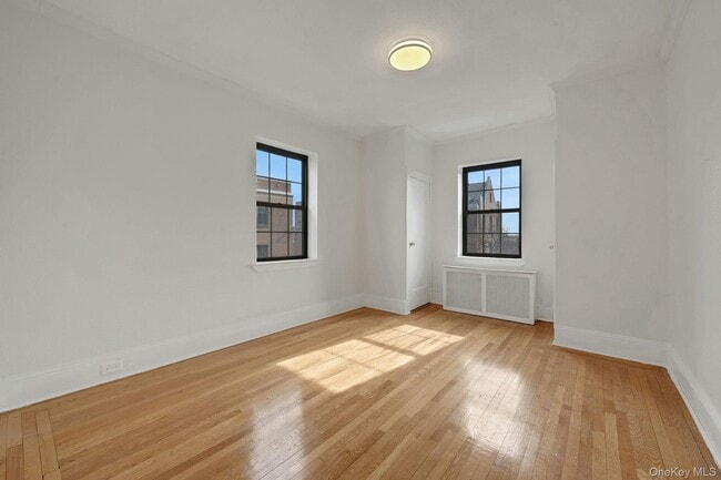 Building Photo - 840 Bronx River Rd