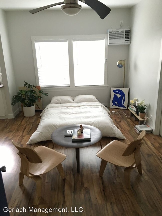 Building Photo - 4933 Echo St