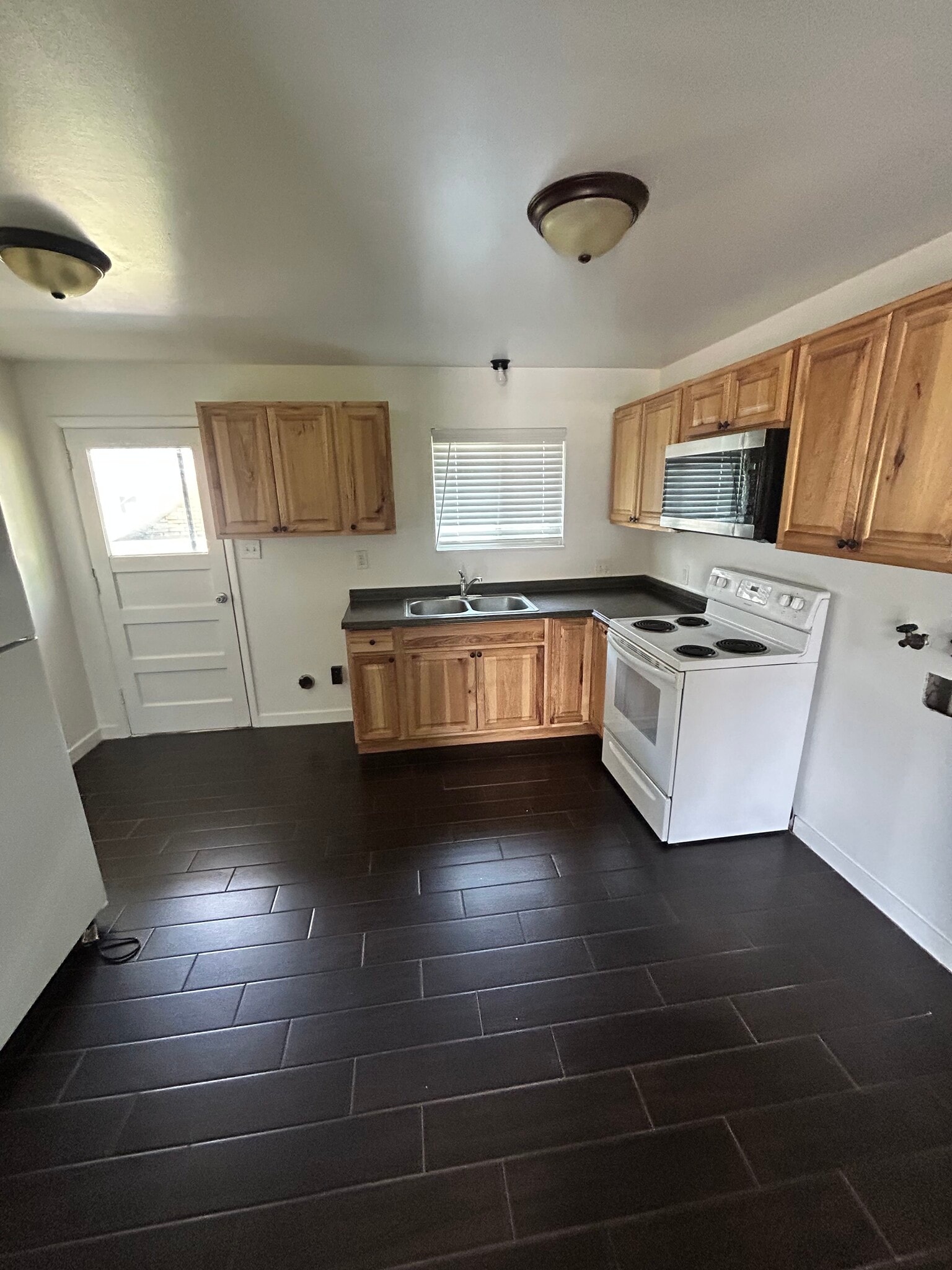 Building Photo - 181 E 1000 N