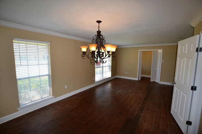 Building Photo - Newly Renovated 3 Bedroom Home in Sherwood...