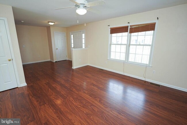 Building Photo - 1331 Aspen Dr