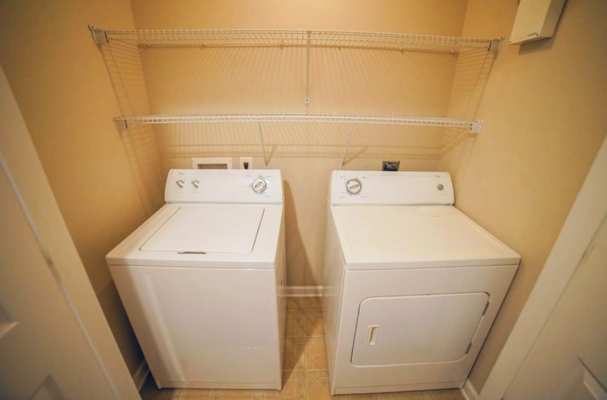 Building Photo - 741 White Dr