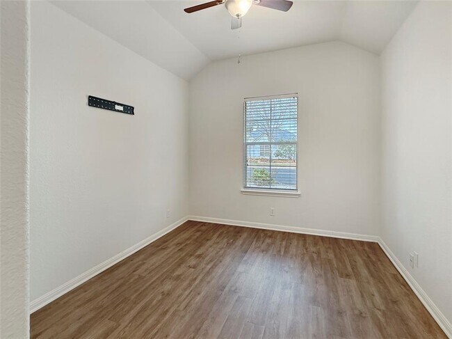 Building Photo - 11032 River Plantation Dr
