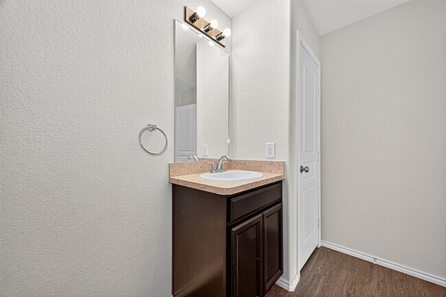 Building Photo - 5027 Brewcastle Ln