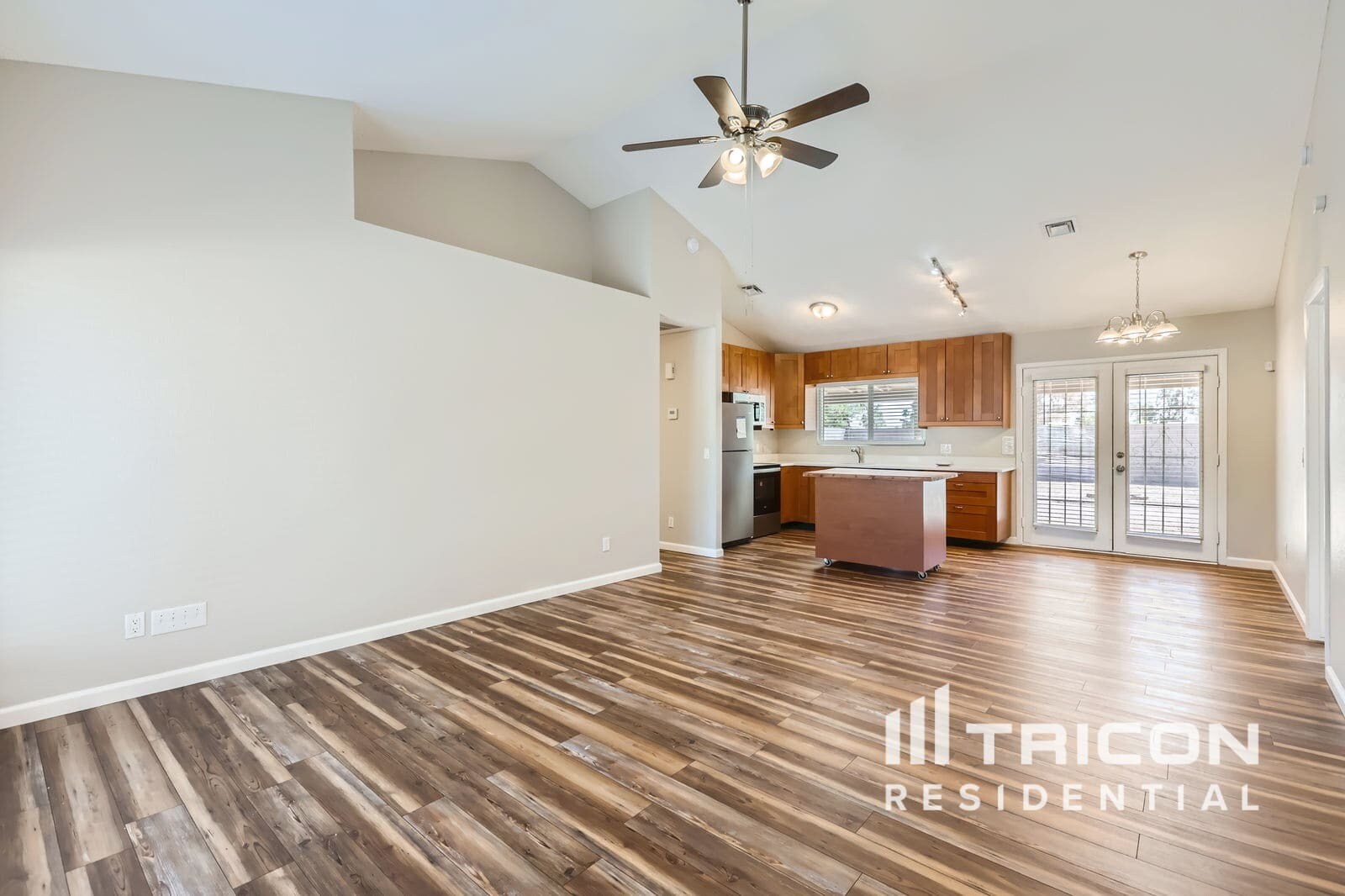 Building Photo - 673 E Estrella Dr