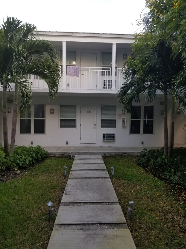 Building Photo - 1419 West Ave