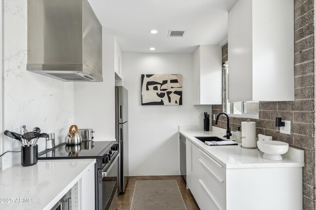 Building Photo - 4206 N 38th St