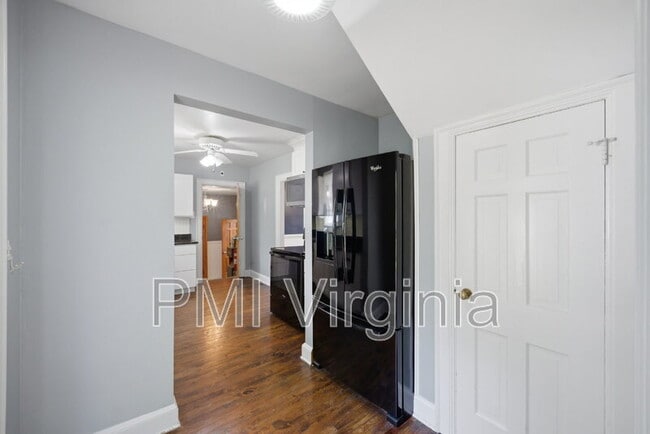Building Photo - 400 Kemp Ln