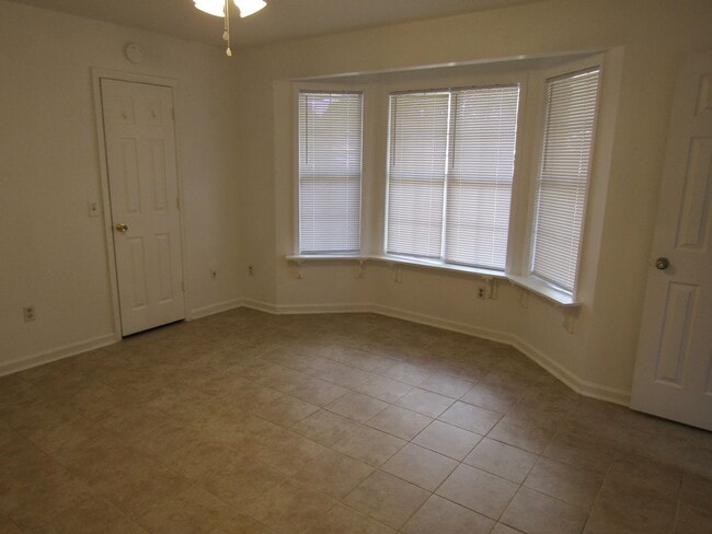 Building Photo - 1087 Desert Shield St