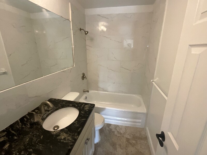 Building Photo - 10924 124th Ave N