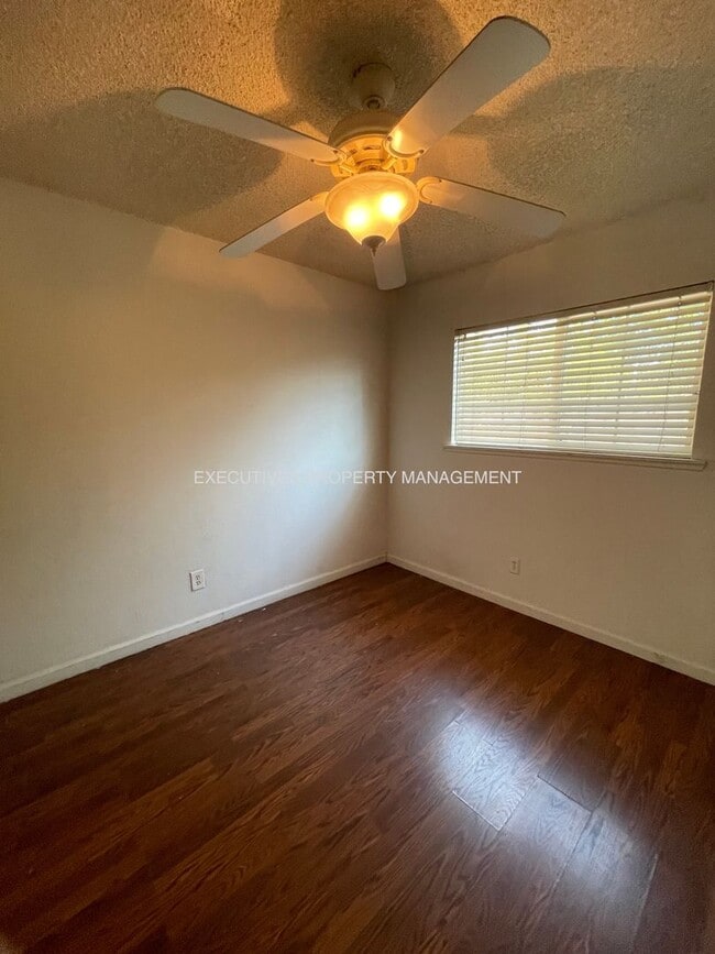 Building Photo - 6912 Hall Blvd