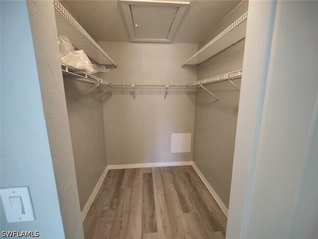 Building Photo - 2668 Kings Lake Blvd