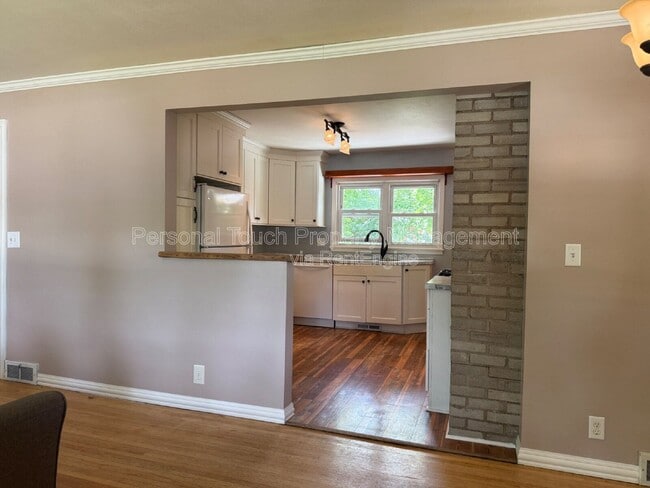 Building Photo - 1717 5th St S