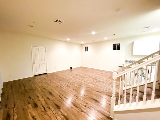 Building Photo - 5930 Ginger Dr