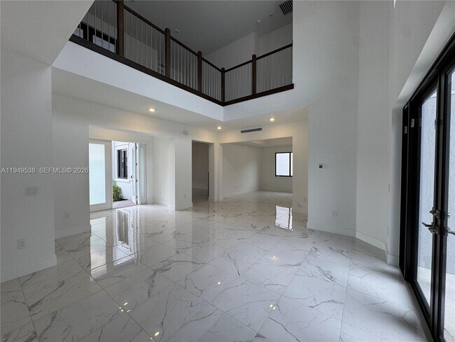 Building Photo - 19670 NE 14th Ct