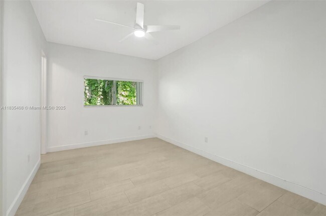 Building Photo - 5765 SW 84th St