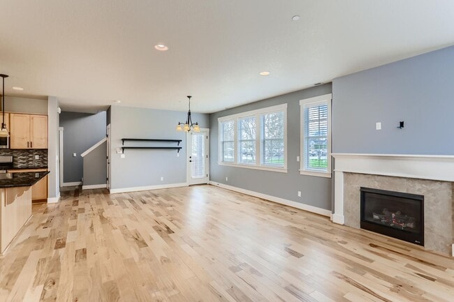 Building Photo - Elegant Orenco Home with Granite Kitchen, Fireplace & Private Greenspace