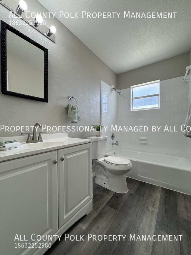 Building Photo - 422 Ellerbe Way