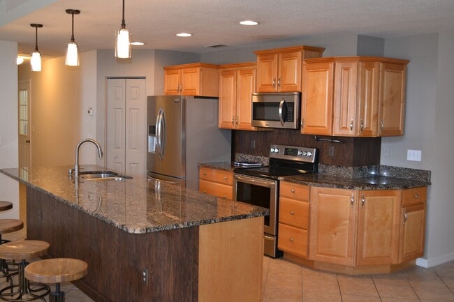 Building Photo - Lake Weir - Bird Island Rental - 5/3/2 Water Front Living at it's Best! **Available Soon**