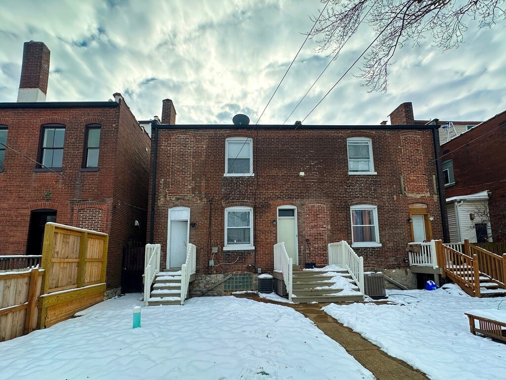 Building Photo - 2747 Armand Pl