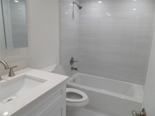 Building Photo - 2154 W 60th St