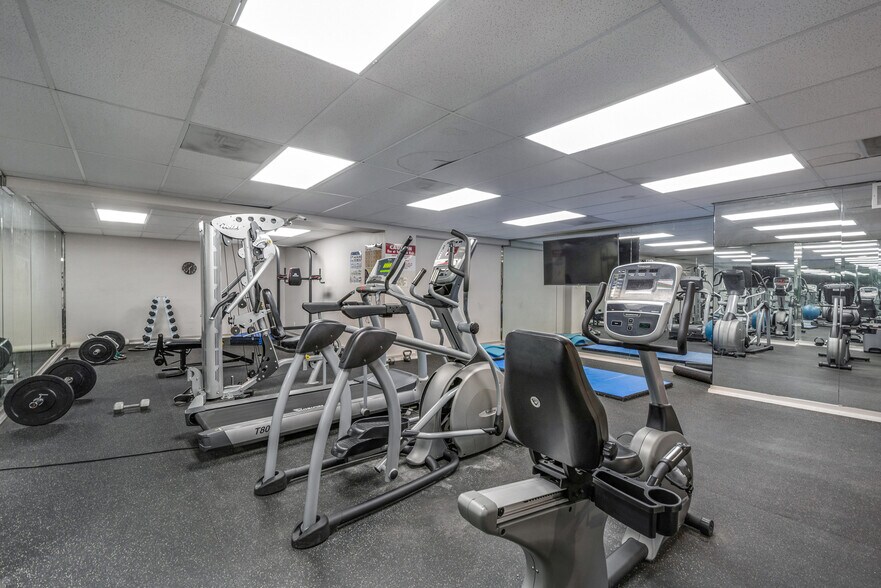 Building Photo - 801 Ocean Ave